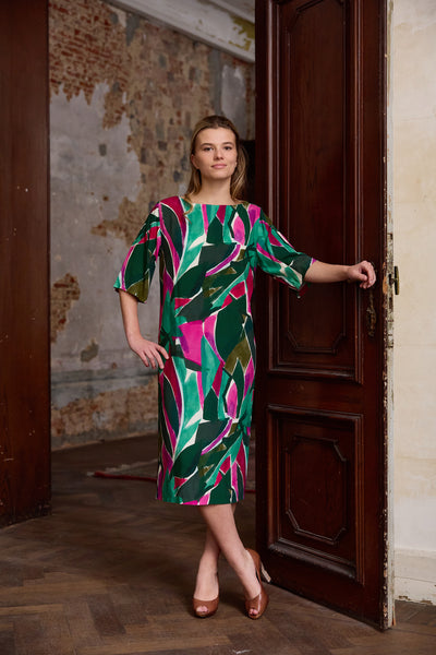 Pink and green abstract leaves viscose - €26/m