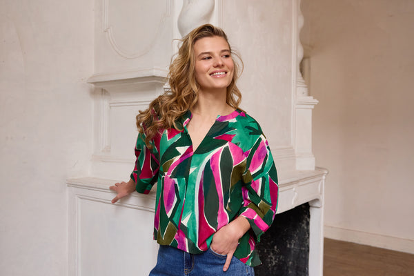 Pink and green abstract leaves viscose - €26/m