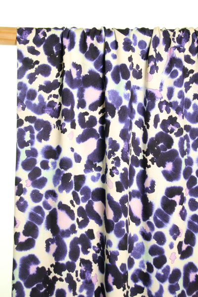 Viscose à imprimé animal bleu - €26/m