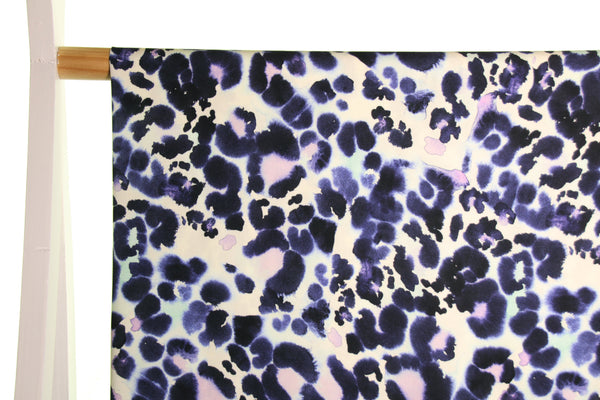 Viscose à imprimé animal bleu - €26/m