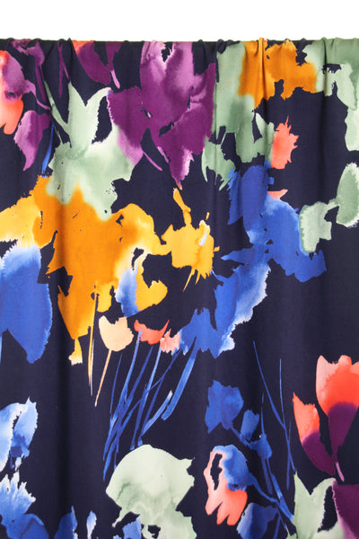 Viscose bleu foncé à fleurs flous - €26/m