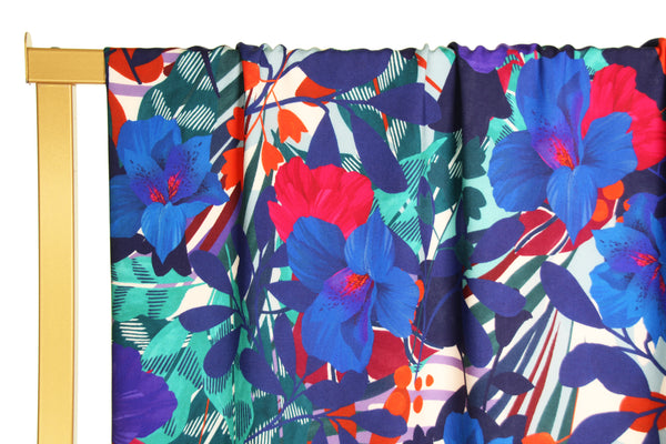 Viscose à fleurs bleues  - €26/m