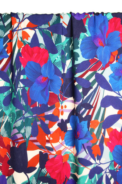 Viscose à fleurs bleues  - €26/m