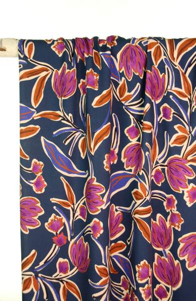 Sample piece - Blue viscose with purple flowers - 1.6m