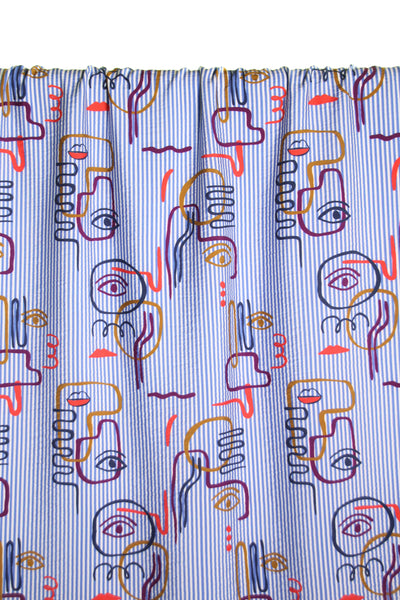 Graphic faces textured viscose - €26/m