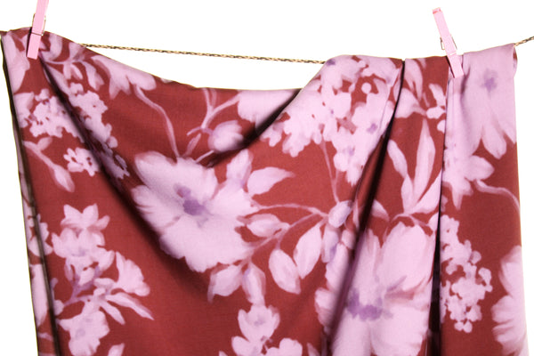 Lila bloemen viscose - €26/m