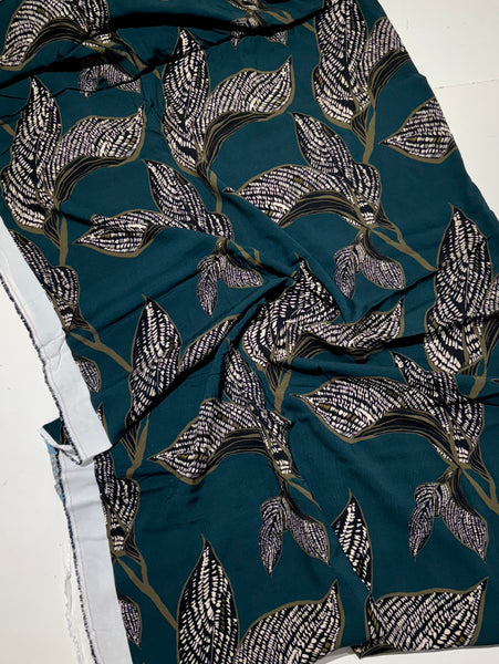 Coupon échantillon - Viscose vert pétrole avec des grandes feuilles