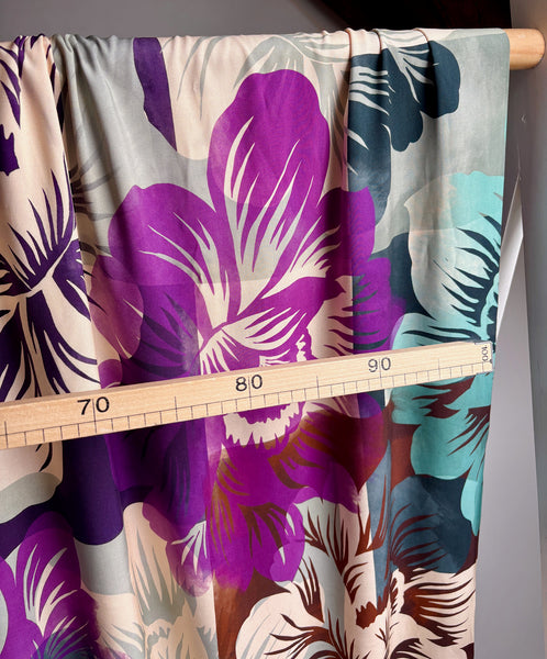Sample piece - Large flower viscose