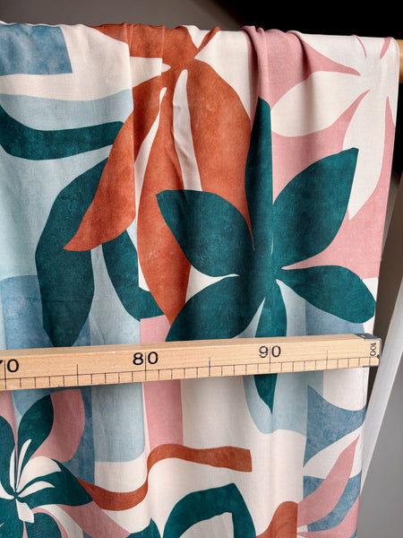 Sample piece - Soft flower viscose
