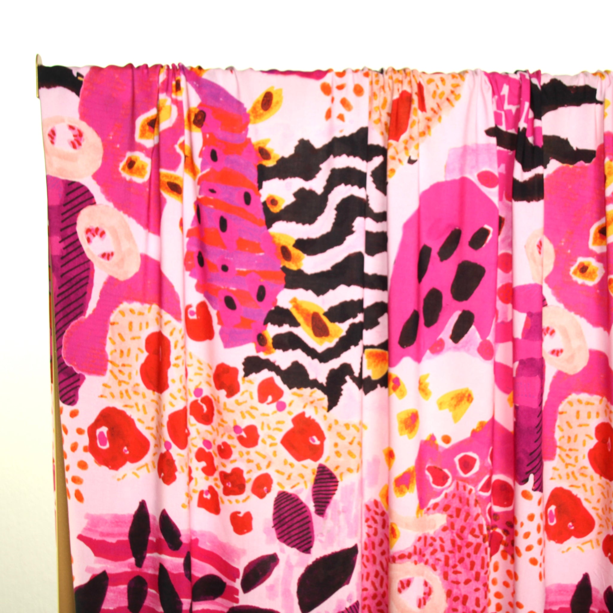 Sample piece - Pink water world viscose