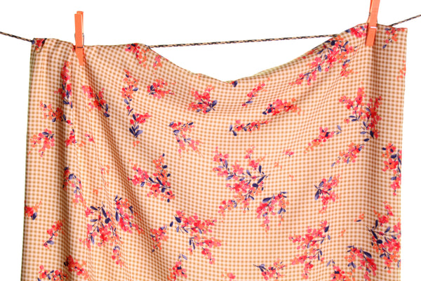 Small ochre checks with flowers - €26/m