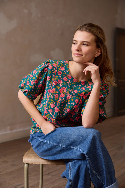 Green little flowers textured viscose - €26/m