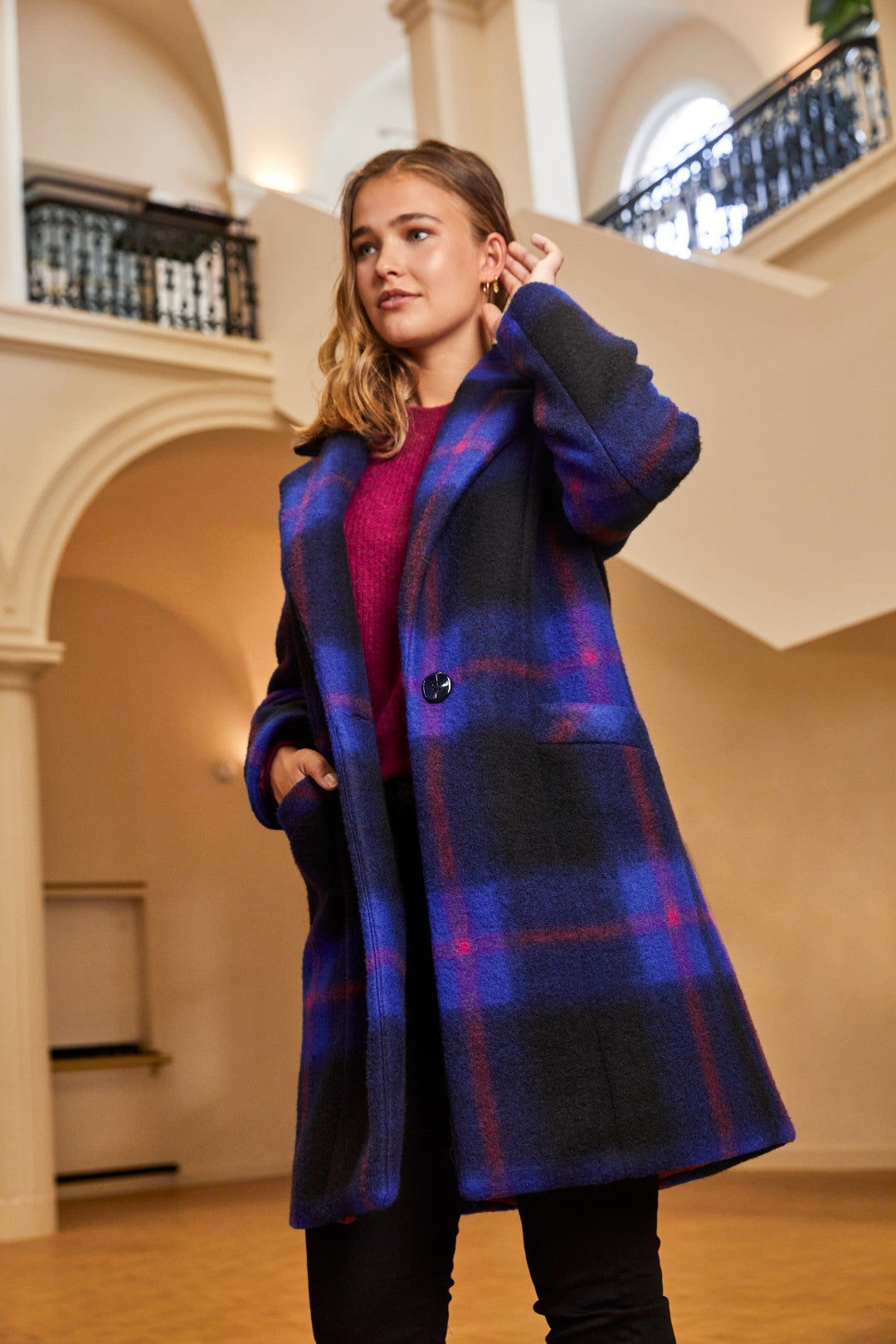 -30% - Last piece 1,3 m - Black and royal blue checked wool blend - €30,49